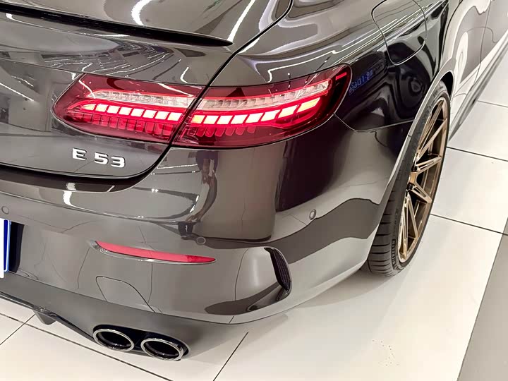 Фото 9 - Mercedes-Benz E-Class AMG