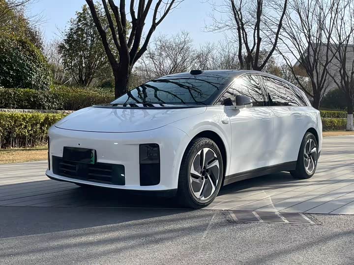 Фото 1 - LiXiang i6