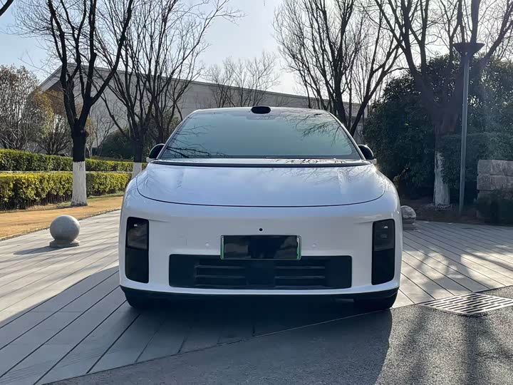 Фото 2 - LiXiang i6