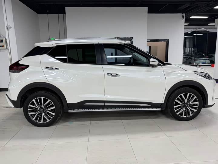 Photo 4 - Nissan Kicks