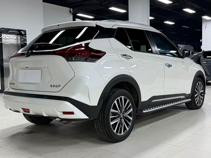 Photo 5 - Nissan Kicks