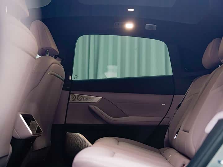 Фото 8 - Nio Onvo L60