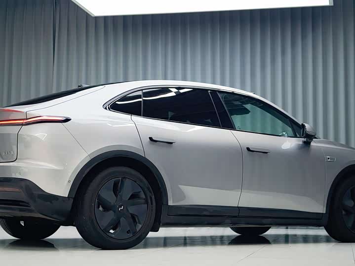 Фото 9 - Nio Onvo L60