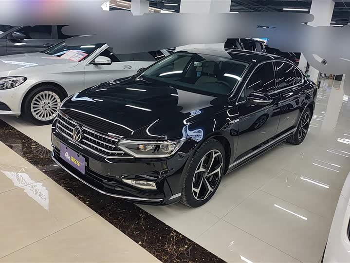 Фото 1 - Volkswagen Magotan