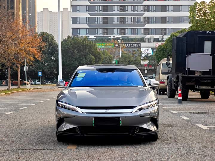 Фото 2 - BYD Han