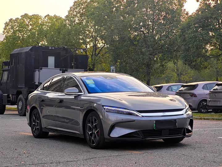 Фото 3 - BYD Han