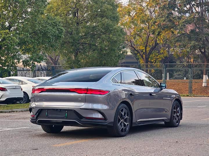 Фото 4 - BYD Han