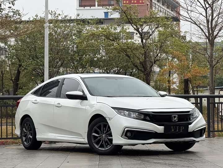 Фото 3 - Honda Civic