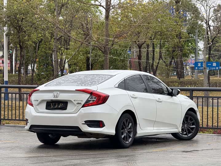 Фото 6 - Honda Civic