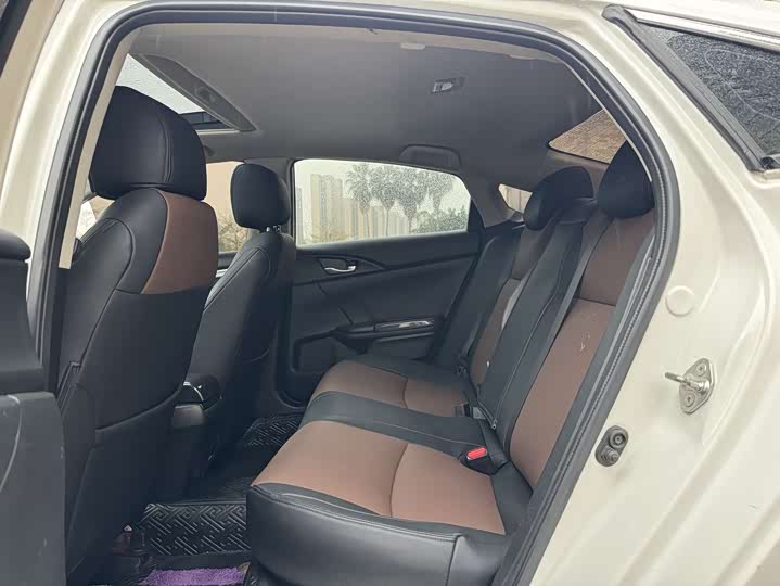 Фото 9 - Honda Civic