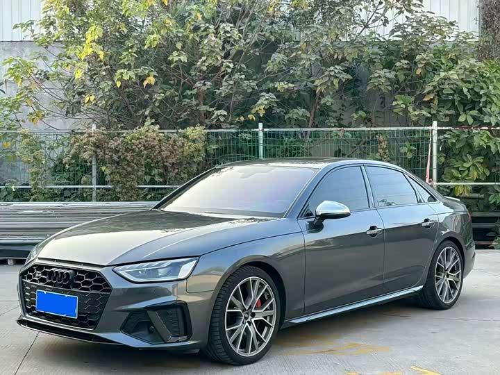 Фото 1 - Audi S4