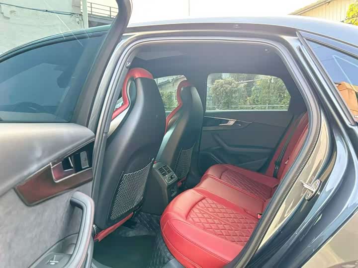 Фото 3 - Audi S4