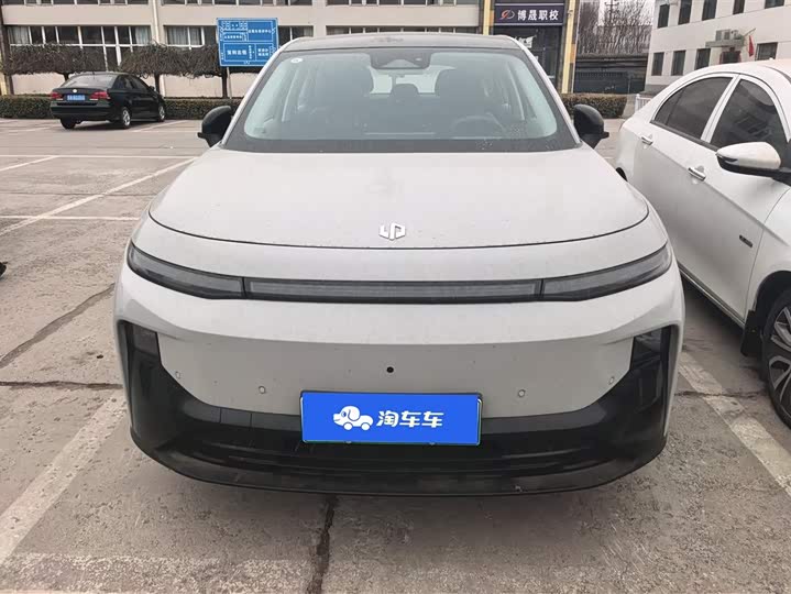 Фото 2 - Leapmotor B10