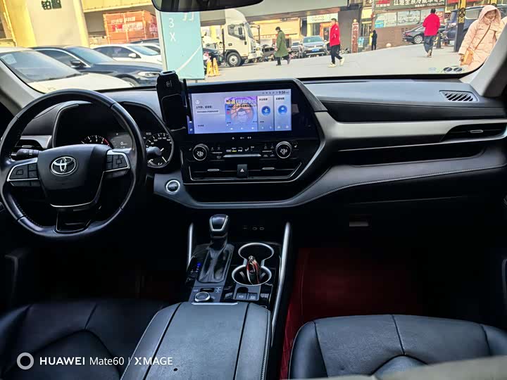 Фото 3 - Toyota Highlander