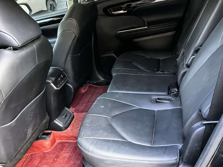 Фото 6 - Toyota Highlander