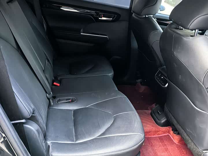 Фото 7 - Toyota Highlander