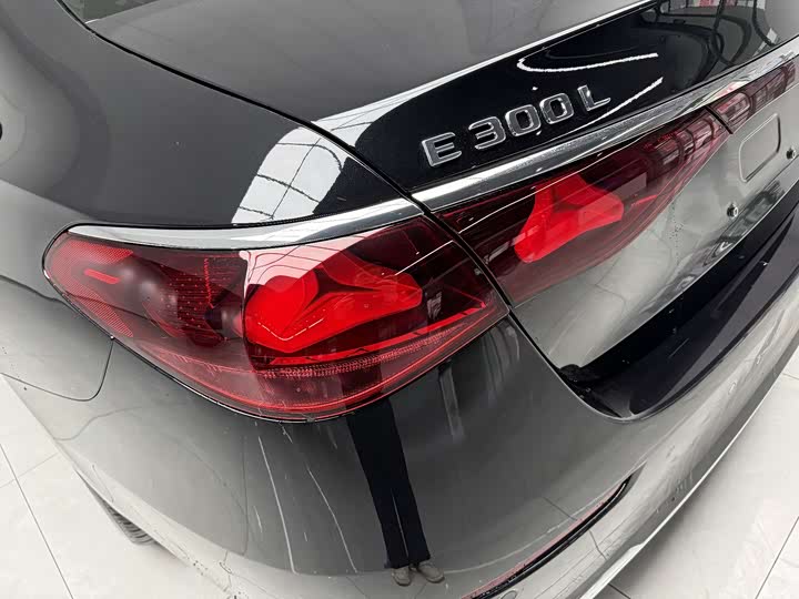 Фото 6 - Mercedes-Benz E-Class