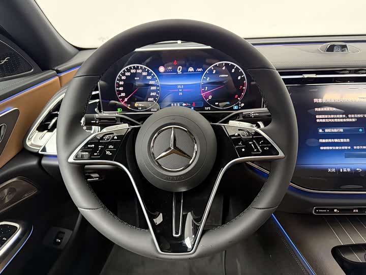 Фото 8 - Mercedes-Benz E-Class