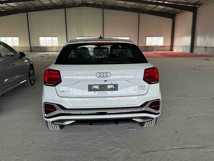 Фото 6 - Audi Q2L