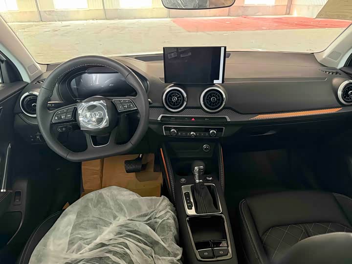 Фото 8 - Audi Q2L