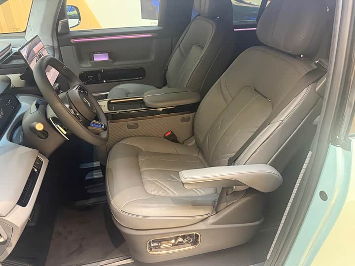 Фото 5 - Zeekr Mix