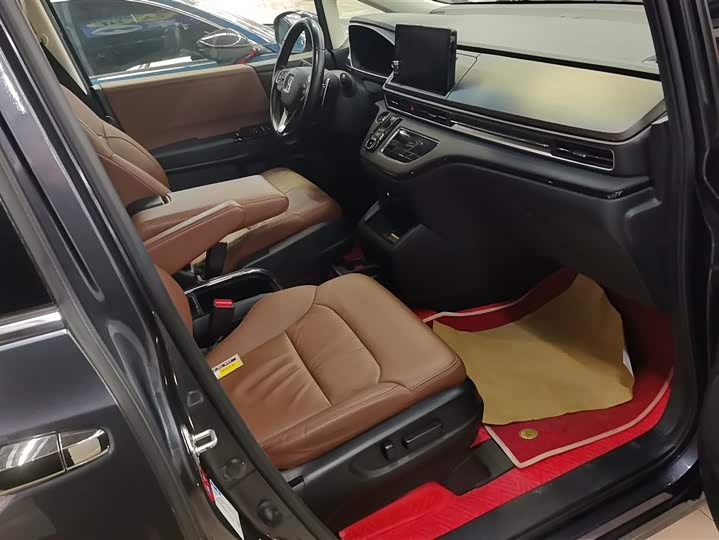 Фото 8 - Honda Odyssey