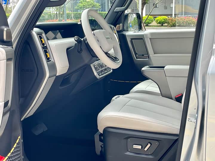 Photo 7 - Chery iCar V23