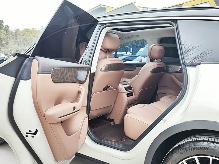 Фото 9 - Leapmotor C11