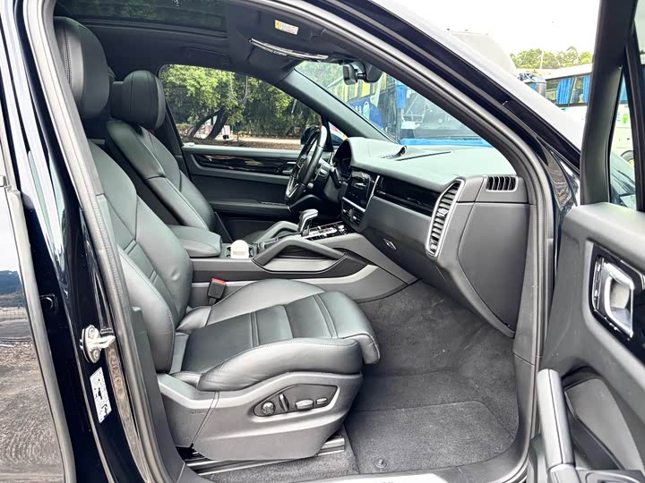 Фото 7 - Porsche Cayenne Hybrid