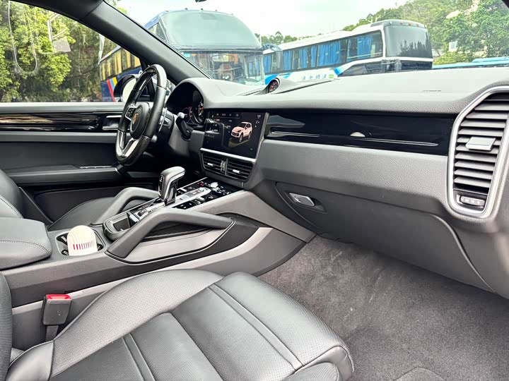 Фото 8 - Porsche Cayenne Hybrid