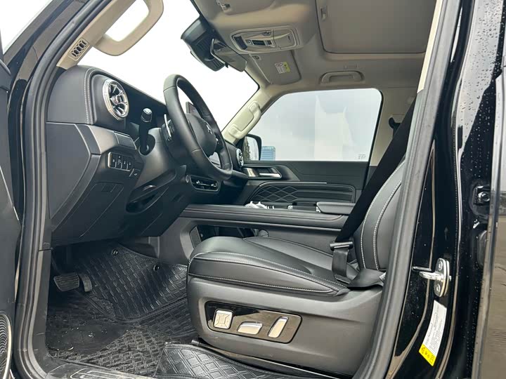 Фото 5 - Tank 300 Hybrid