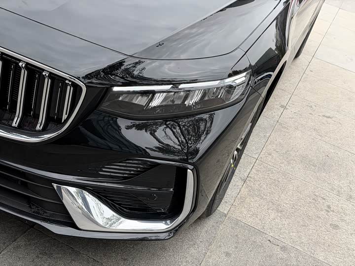 Фото 4 - Geely Preface