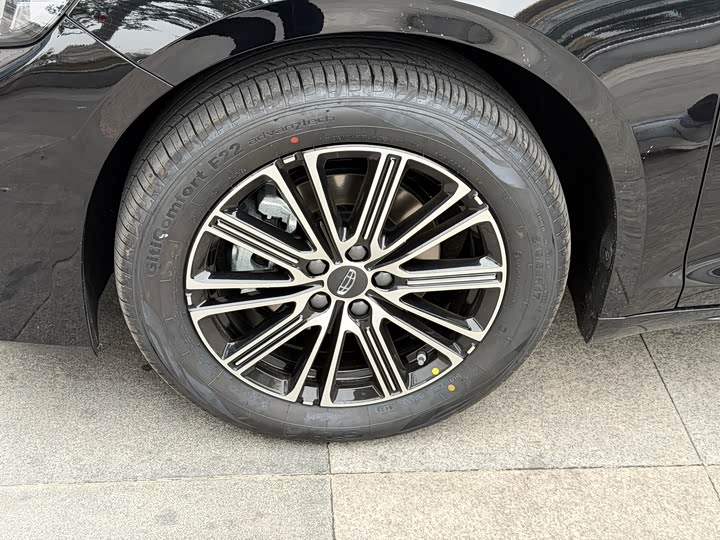 Фото 5 - Geely Preface