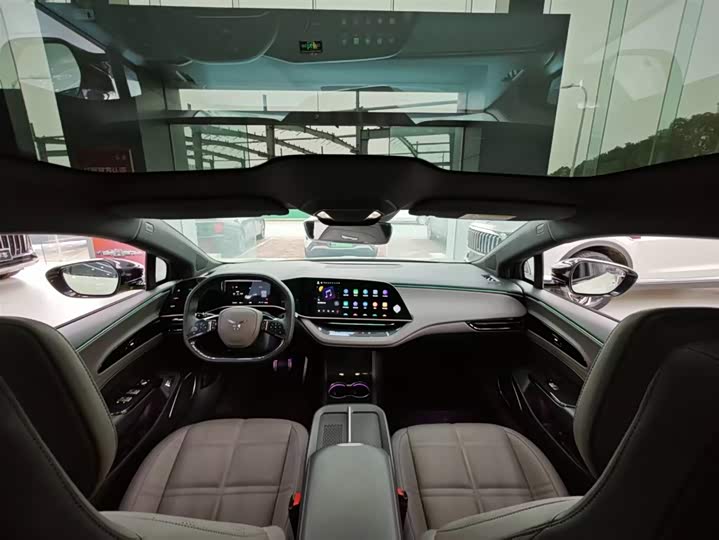 Photo 5 - Hongqi EH7