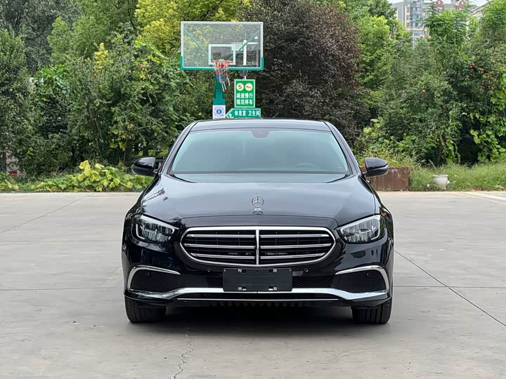 Photo 2 - Mercedes-Benz E-Class