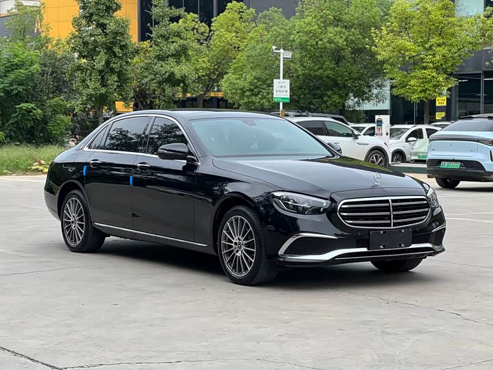 Photo 3 - Mercedes-Benz E-Class