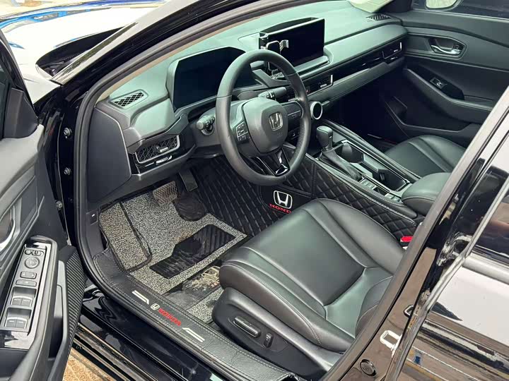 Фото 3 - Honda Inspire