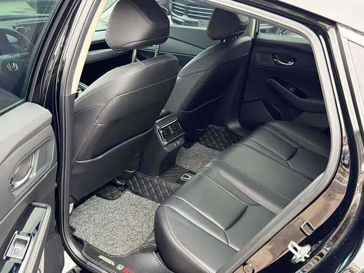 Фото 4 - Honda Inspire