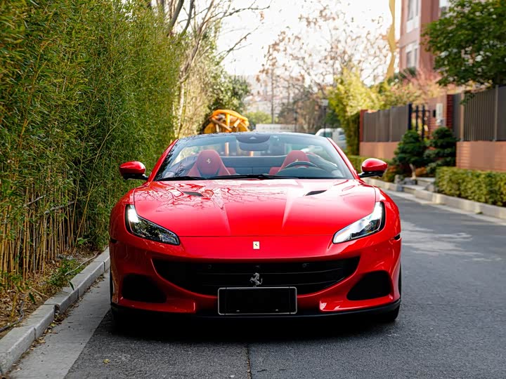 Photo 2 - Ferrari Portofino