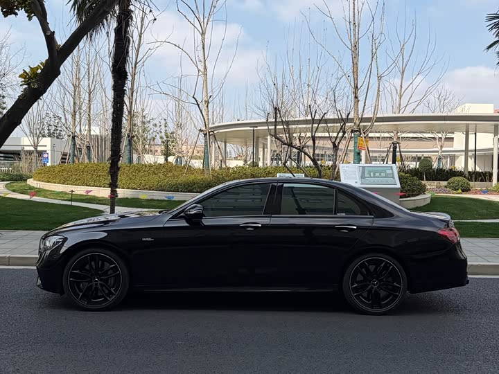 Фото 3 - Mercedes-Benz E-Class AMG