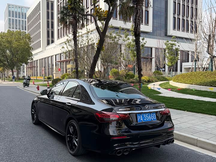 Фото 4 - Mercedes-Benz E-Class AMG