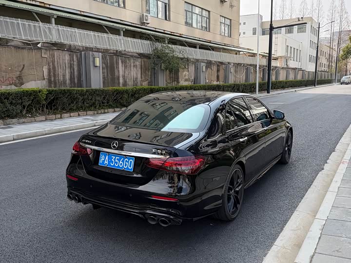 Фото 5 - Mercedes-Benz E-Class AMG