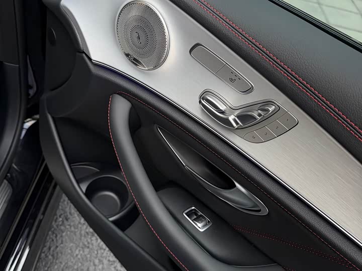 Фото 9 - Mercedes-Benz E-Class AMG