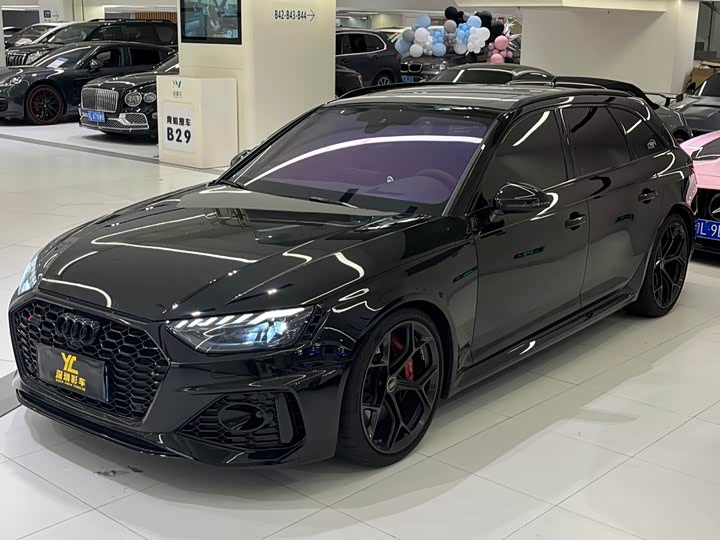 Фото 1 - Audi RS 4