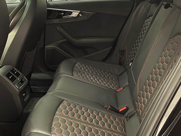 Фото 7 - Audi RS 4