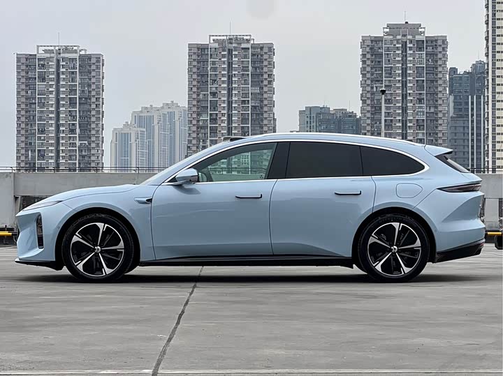 Фото 2 - Nio ET5T