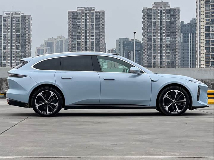 Фото 6 - Nio ET5T