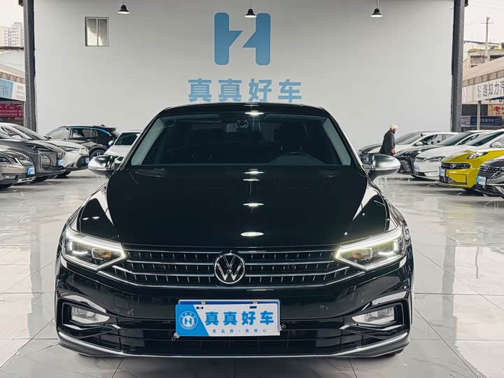 Фото 2 - Volkswagen Magotan