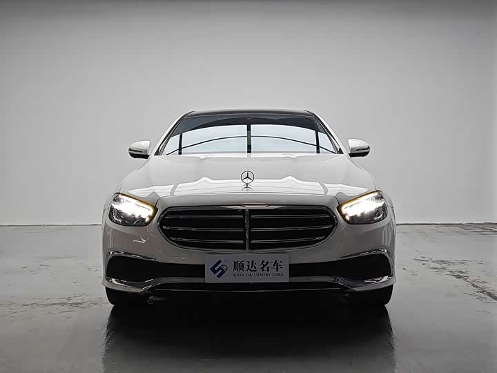 Photo 1 - Mercedes-Benz E-Class