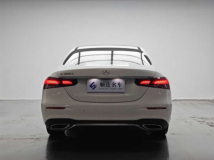 Photo 3 - Mercedes-Benz E-Class